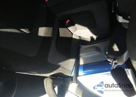 2000 Volkswagen New Beetle Gls from USA, damaged, VIN 3VWCC21CXYM429841